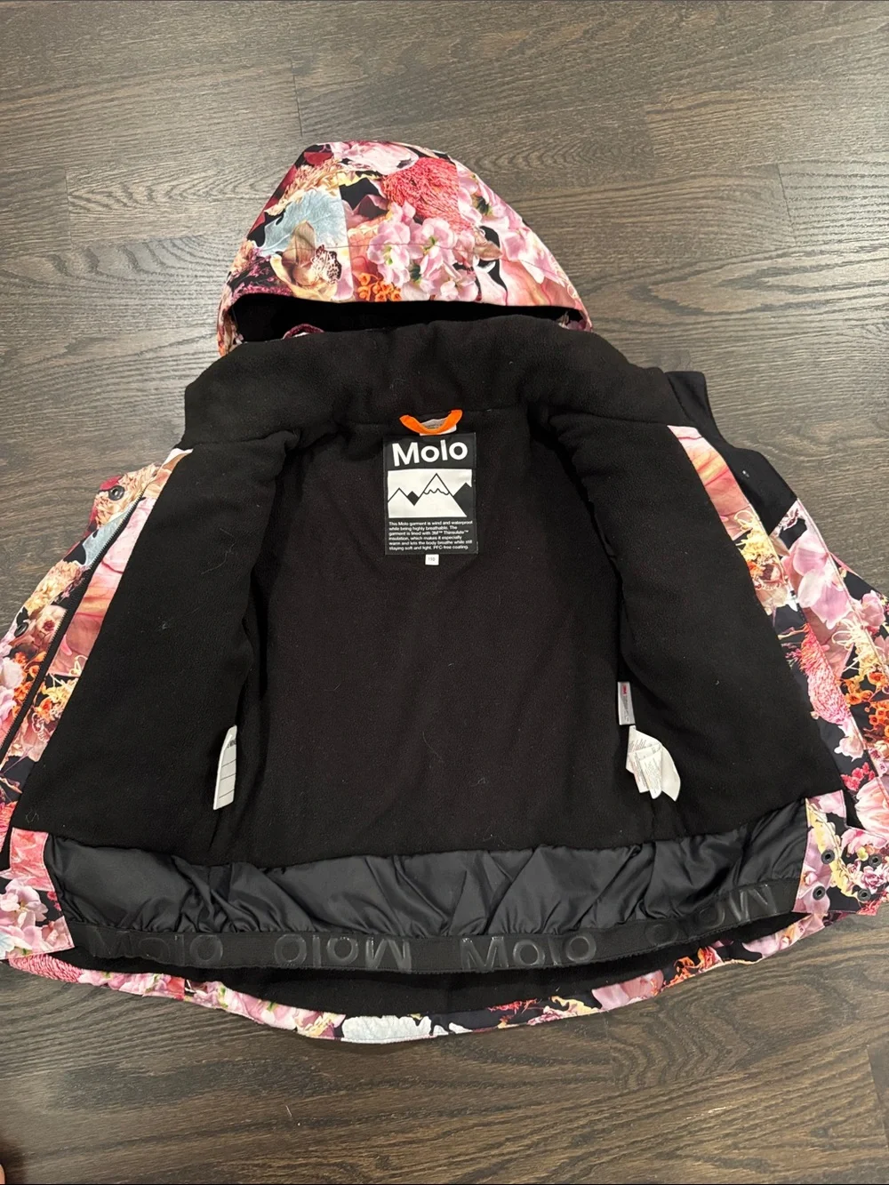 Molo girls ski jacket size 110 (5)